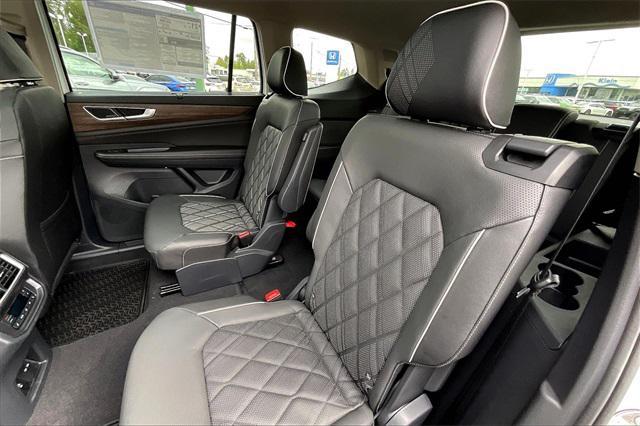 new 2025 Volkswagen Atlas car, priced at $55,394