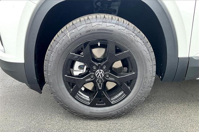 new 2025 Volkswagen Atlas car, priced at $47,059