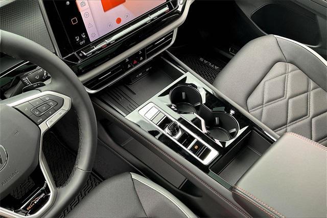 new 2025 Volkswagen Atlas car, priced at $48,754