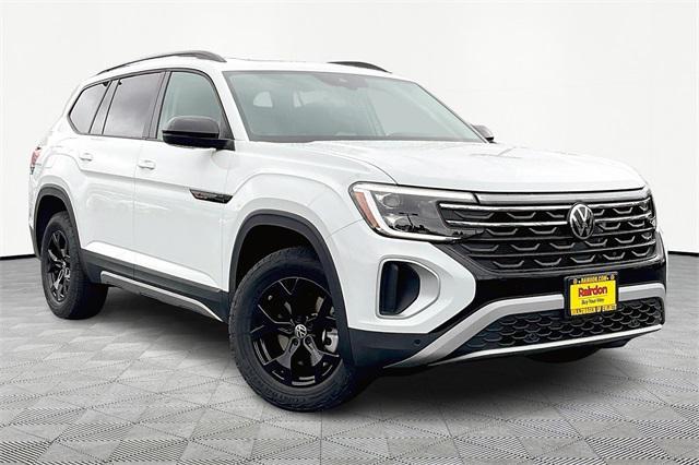 new 2025 Volkswagen Atlas car, priced at $48,059