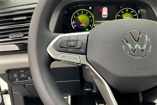 new 2025 Volkswagen Atlas car, priced at $48,059