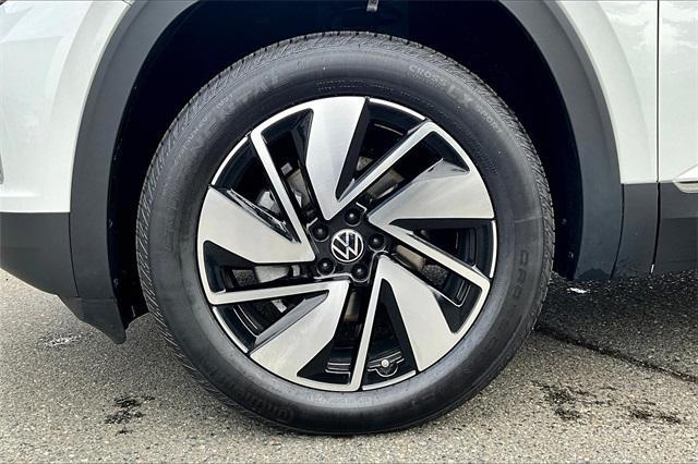 new 2024 Volkswagen Atlas car