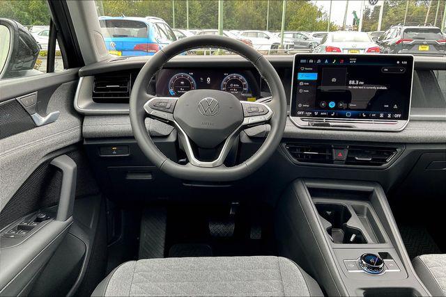 new 2025 Volkswagen Tiguan car, priced at $32,077
