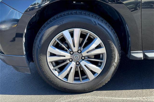 used 2019 Nissan Pathfinder car, priced at $12,000