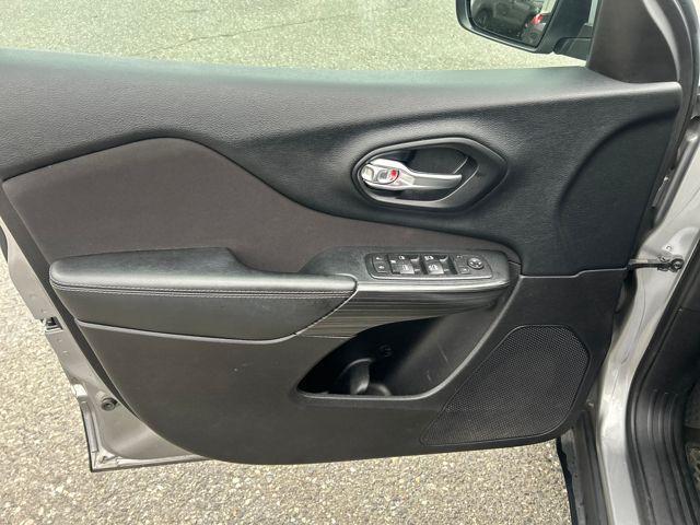 used 2016 Jeep Cherokee car, priced at $11,500