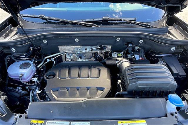 new 2025 Volkswagen Atlas car, priced at $47,779