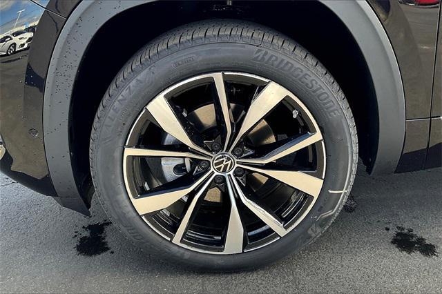 new 2025 Volkswagen Atlas car, priced at $55,939