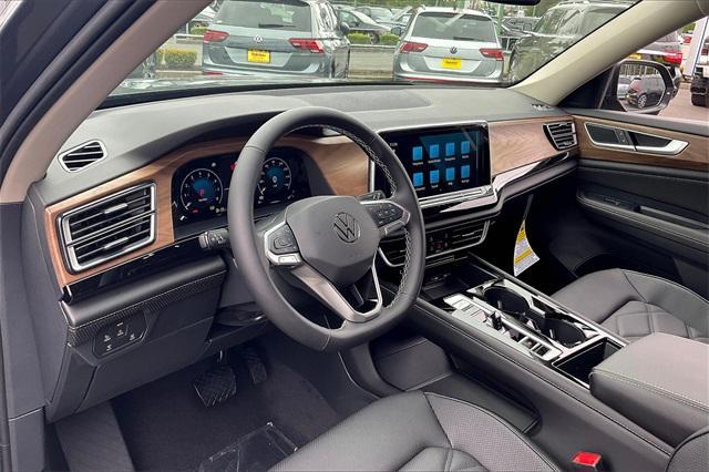 new 2024 Volkswagen Atlas car, priced at $39,999