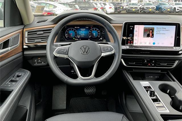 new 2025 Volkswagen Atlas car, priced at $38,997