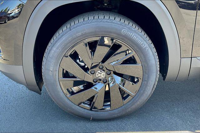 new 2025 Volkswagen Atlas Cross Sport car, priced at $44,499