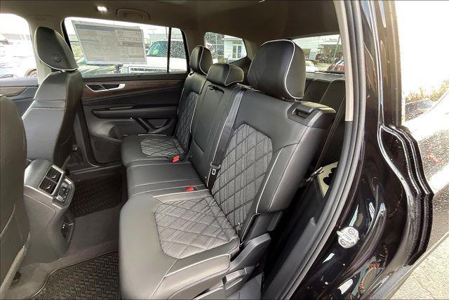 new 2025 Volkswagen Atlas car, priced at $50,172