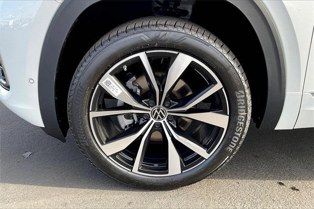 new 2025 Volkswagen Atlas Cross Sport car, priced at $53,406