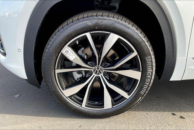 new 2025 Volkswagen Atlas Cross Sport car, priced at $51,491