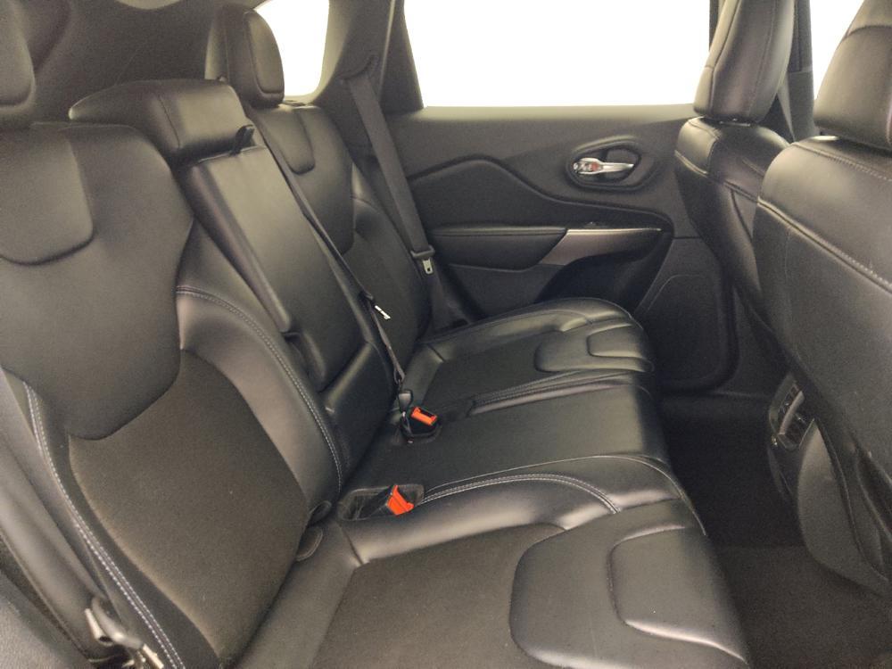 used 2020 Jeep Cherokee car, priced at $21,395