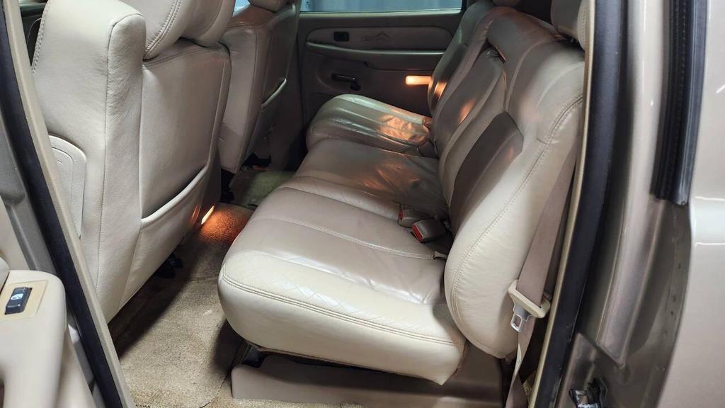 used 2002 GMC Yukon XL car, priced at $3,995