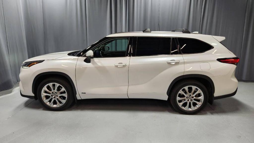 used 2023 Toyota Highlander Hybrid car, priced at $44,995