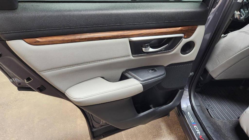 used 2017 Honda CR-V car, priced at $19,995