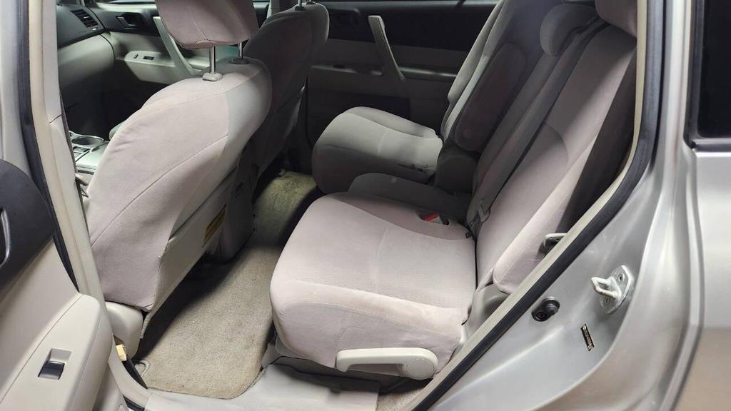used 2008 Toyota Highlander car, priced at $9,995