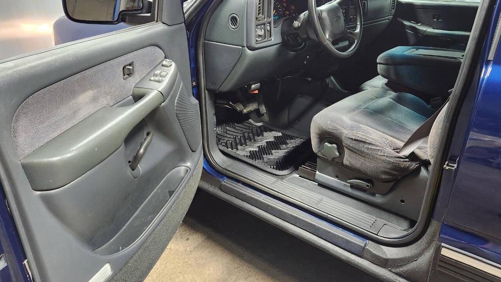 used 1999 Chevrolet Silverado 2500 car, priced at $14,995