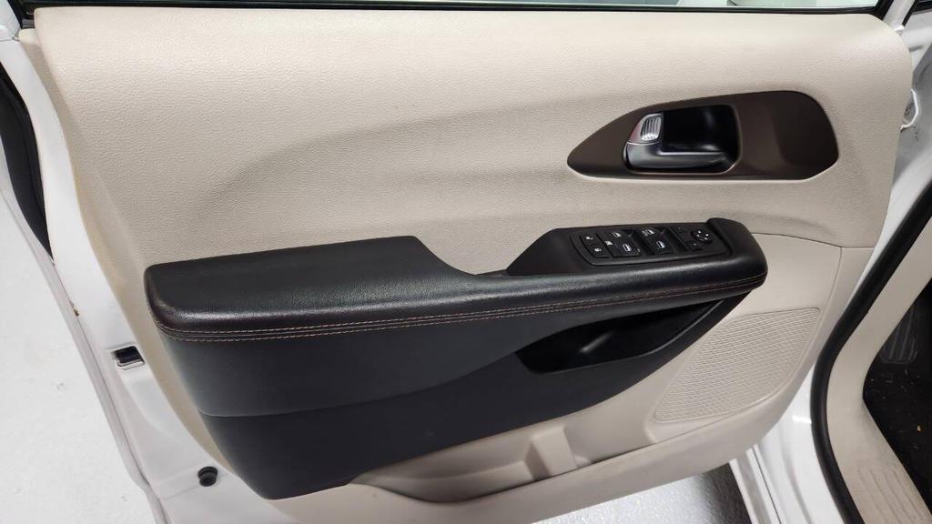 used 2019 Chrysler Pacifica car, priced at $14,995