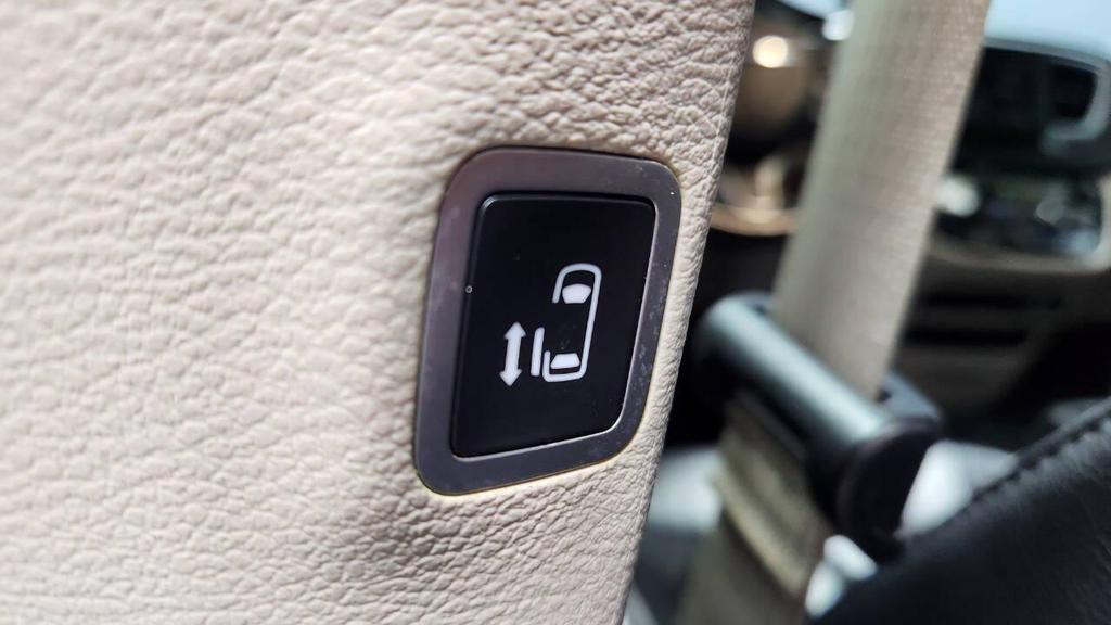 used 2019 Chrysler Pacifica car, priced at $14,995