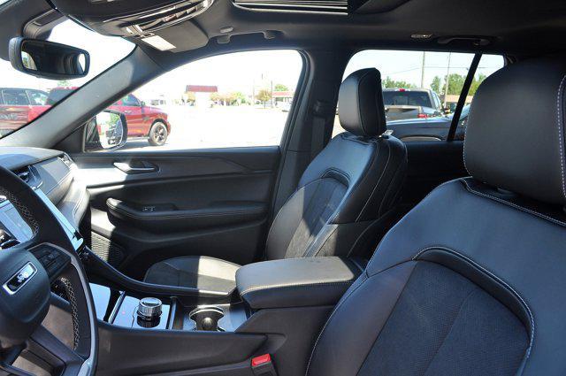 new 2024 Jeep Grand Cherokee car, priced at $42,152