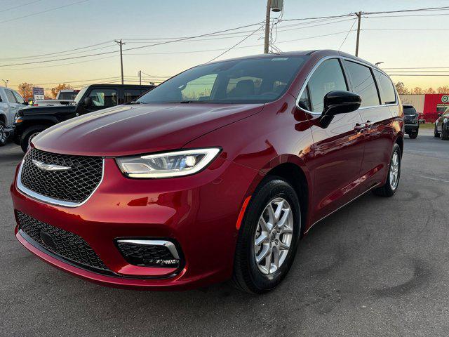 new 2025 Chrysler Pacifica car, priced at $41,451