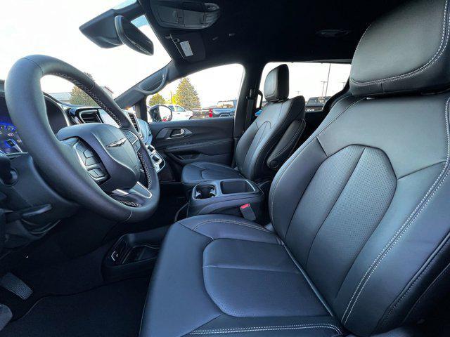 new 2025 Chrysler Pacifica car, priced at $43,945