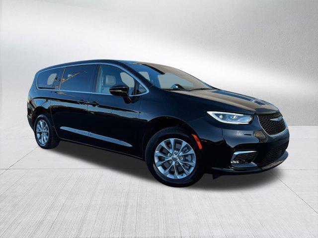 new 2025 Chrysler Pacifica car, priced at $43,945