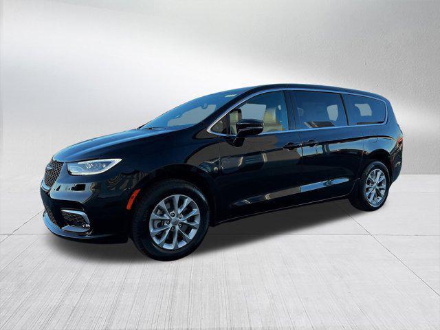 new 2025 Chrysler Pacifica car, priced at $43,945