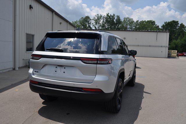 new 2024 Jeep Grand Cherokee car, priced at $42,152