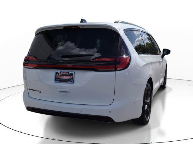 new 2024 Chrysler Pacifica car, priced at $40,955