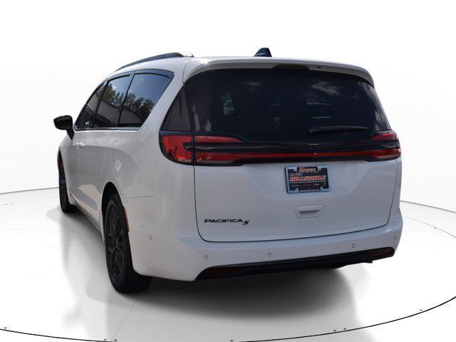 new 2024 Chrysler Pacifica car, priced at $40,955