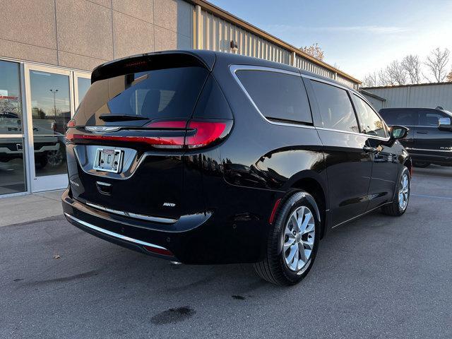 new 2025 Chrysler Pacifica car, priced at $43,679