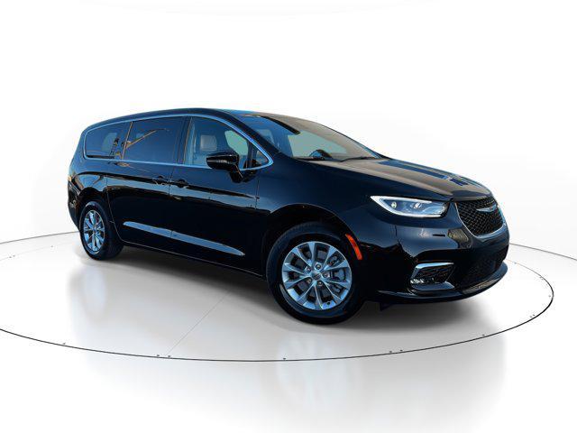 new 2025 Chrysler Pacifica car, priced at $42,179