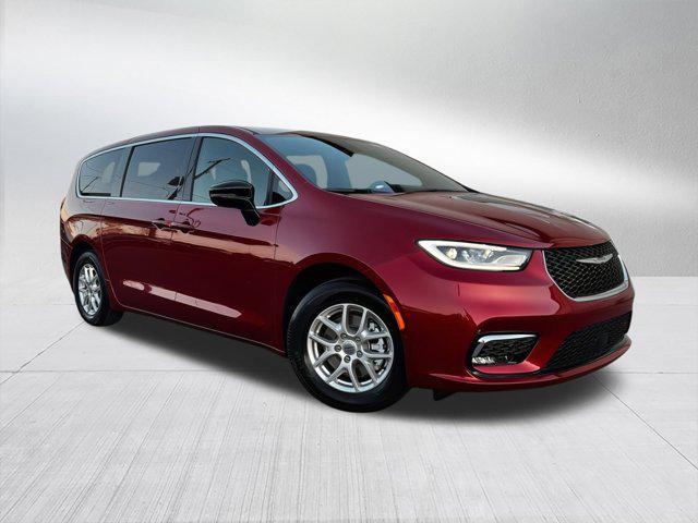 new 2025 Chrysler Pacifica car, priced at $43,196