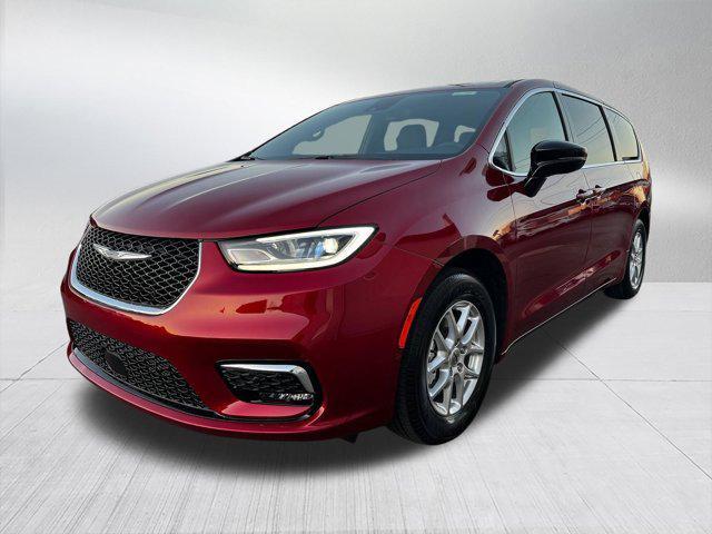 new 2025 Chrysler Pacifica car, priced at $43,196