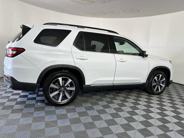 new 2024 Honda Pilot car, priced at $44,992