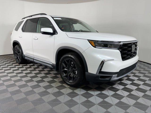 new 2025 Honda Pilot car, priced at $49,391