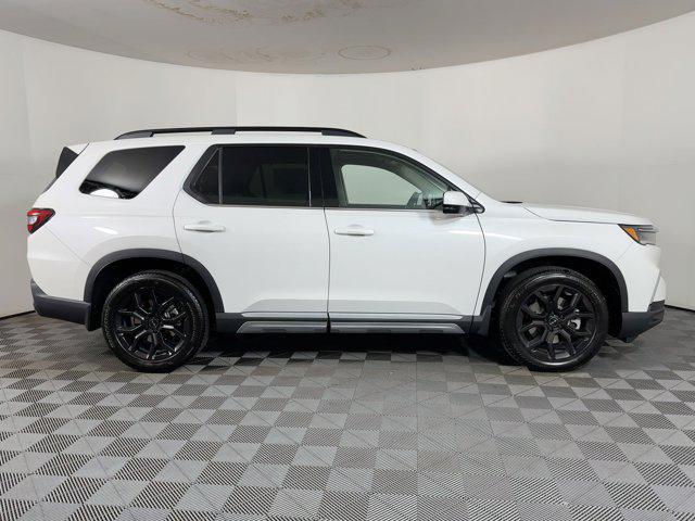 new 2025 Honda Pilot car, priced at $49,391
