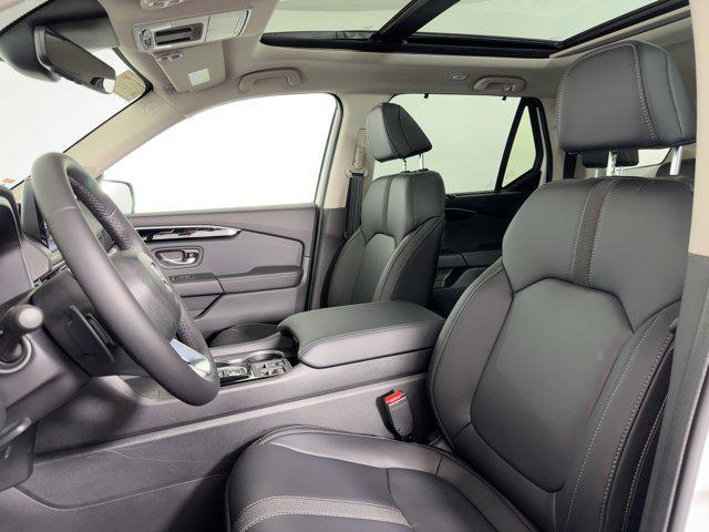 new 2025 Honda Pilot car, priced at $49,391