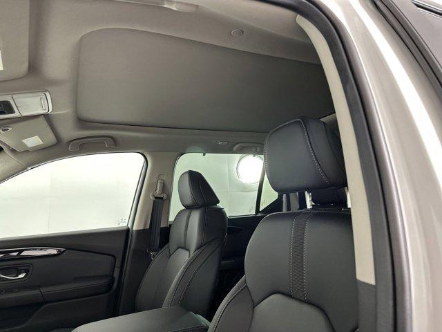 new 2025 Honda Pilot car, priced at $49,082