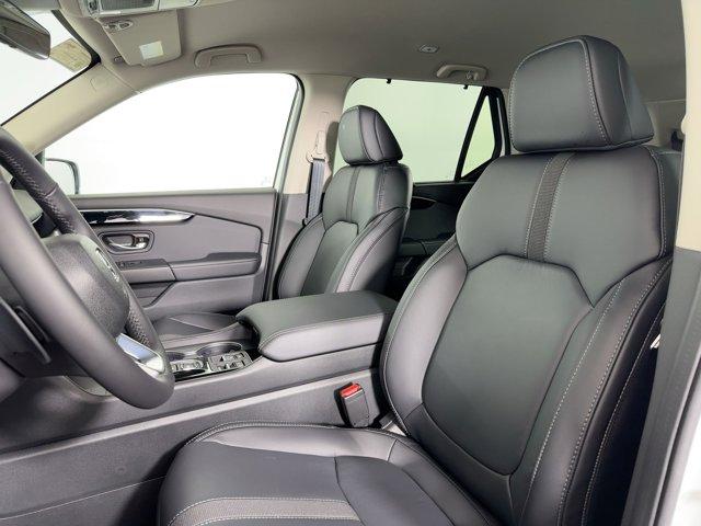 new 2025 Honda Pilot car, priced at $42,721