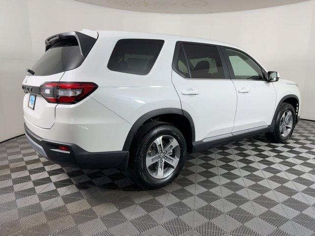 new 2025 Honda Pilot car, priced at $42,721