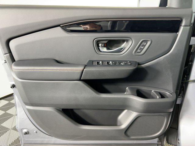 new 2025 Honda Pilot car, priced at $48,881