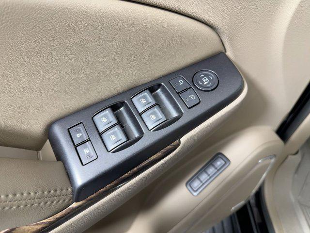 used 2019 GMC Yukon car, priced at $33,899