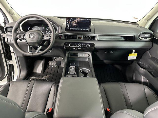 new 2025 Honda Pilot car, priced at $49,082