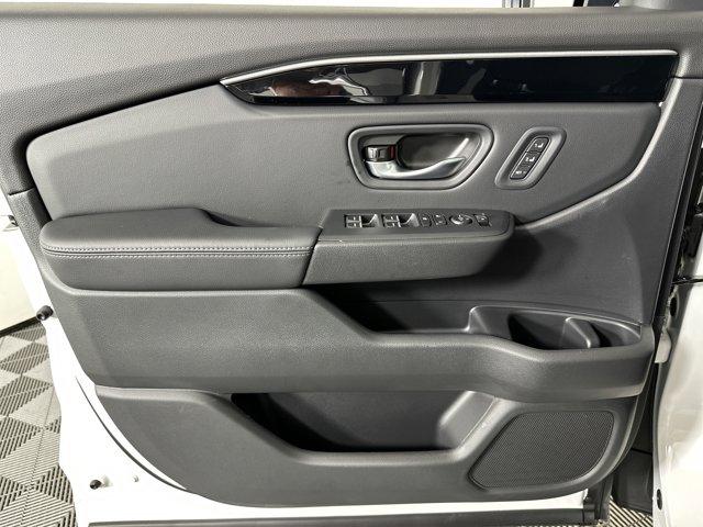 new 2025 Honda Pilot car, priced at $49,131
