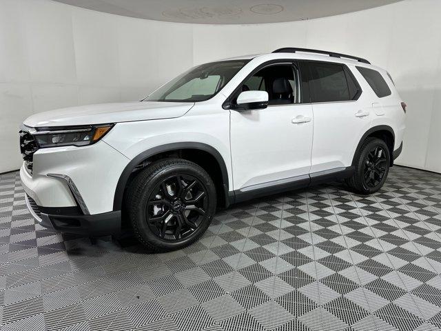 new 2025 Honda Pilot car, priced at $49,131