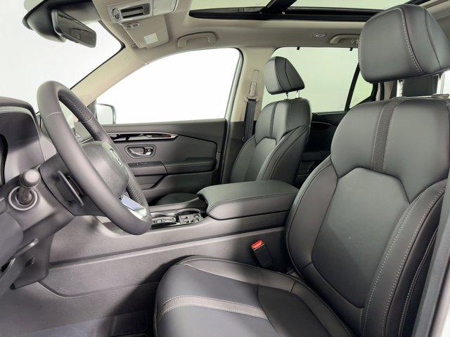 new 2025 Honda Pilot car, priced at $49,161